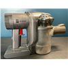 Image 4 : Lot of 1 Dyson Handheld Vacuum w/ Battery - Used