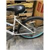 Image 4 : Lot of 1 Ozark Trail Evolution 26-Inch Mountain Bike - Used