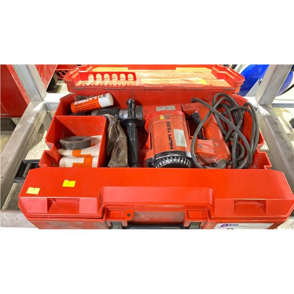HILTI TE22 CONCRETE HAMMER DRILL WITH LARGE ASSORTMENT OF DRILL BITS & ACCESSORIES