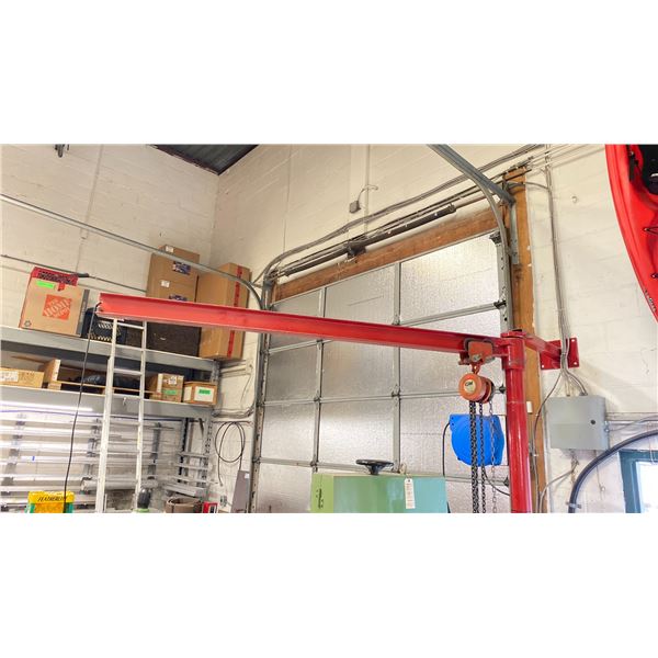 RED ARTICULATING JIB CRANE WITH A CM 1 TONNE HOIST & CHAIN