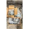 Image 2 : 3 BOXES OF MACHINE SCREWS - #6 SCREW - 1/4"