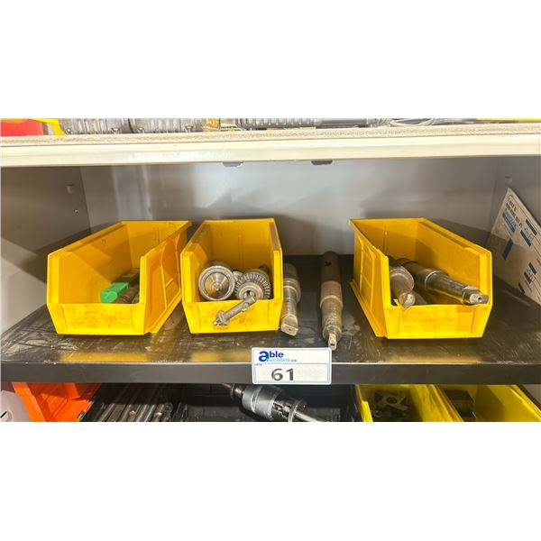 SHELF OF ASSORTED LATHE PARTS, CENTERS, EXTENSIONS & DRILL CHUCK