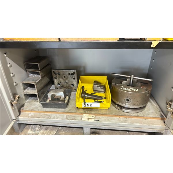 SHELF OF LATHE ACCESSORIES - 3 JAW CHUCK, ASSORTED TOOLS & MILLING BLOCKS