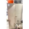 Image 5 : GLOBAL METAL 2 DOOR GREY STORAGE CABINET WITH CONTENTS - LUBRICANTS, CLEANERS, DEGREASERS & ASSORTED