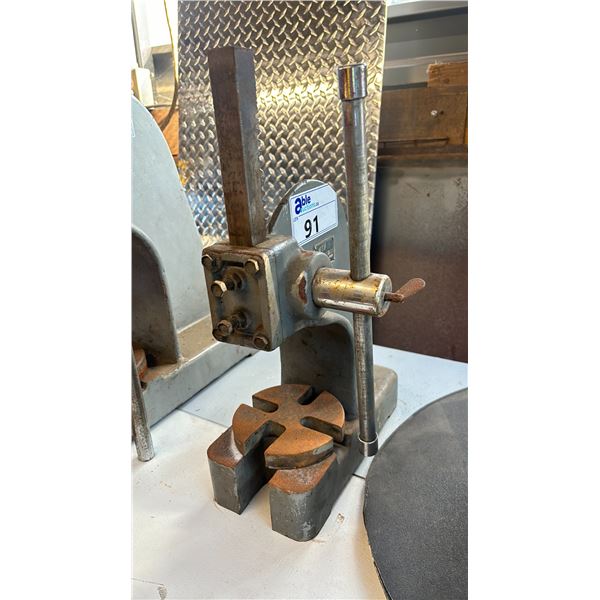 1 TONNE TABLE TOP ARBOUR PRESS