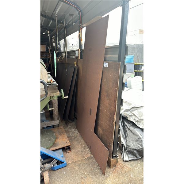 GROUP OF ASSORTED SIZE METAL SHEETS & STEEL MESH - APPROX. 6 PCS