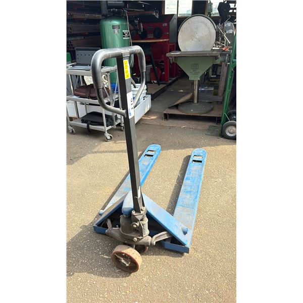 DF25 BLUE 5550 LB CAPACITY BLUE PALLET JACK