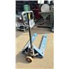 Image 1 : DF25 BLUE 5550 LB CAPACITY BLUE PALLET JACK