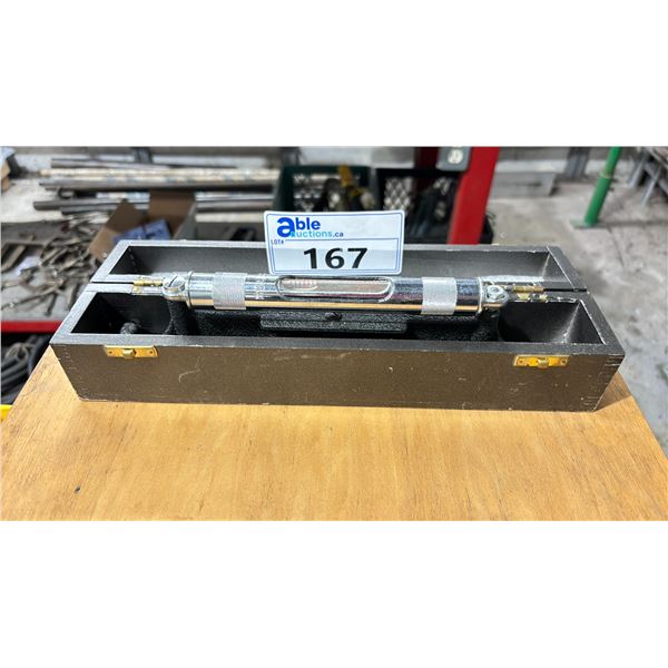 MOORE & WRIGHT MACHINIST LEVEL IN A WOODEN CASE