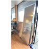 Image 1 : 4' X 8' SHEET OF THIN GAUGE ALUMINUM & APPROX. 2'W X 7'H ALUMINUM CHECKERED PLATE