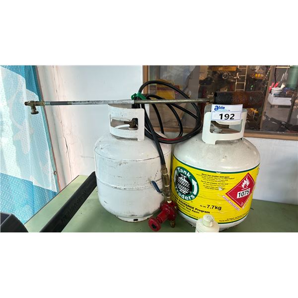 TIGER TORCH WITH 2 PROPANE TANKS