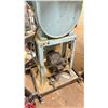 Image 3 : DELTA MILWAUKEE WOOD CUTTING BANDSAW ON A ROLLING PLATFORM BASE WITH EXTRA BLADES