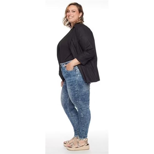 BRAND NEW SIZE 24W FRANKIE AND STELLA REGULAR RISE