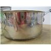 Image 3 : ESTATE:  7" POT C/W LID