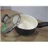 Image 2 : ESTATE:  7" POT C/W LID