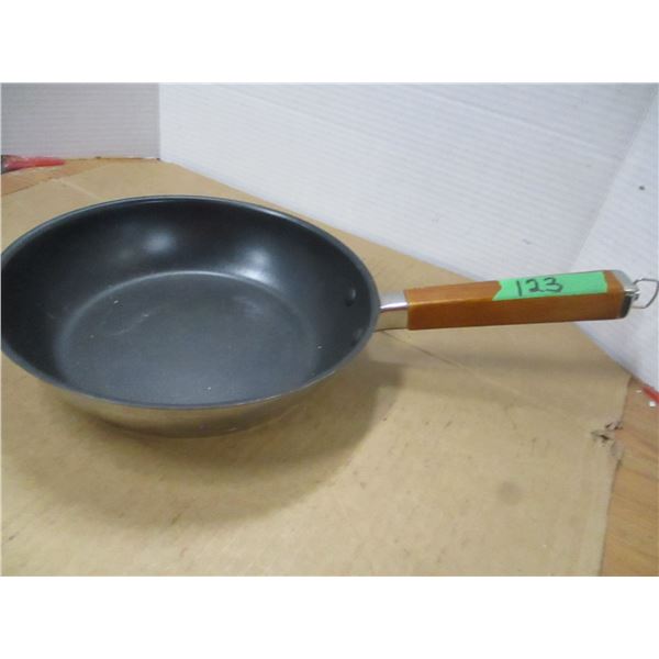 ESTATE:  10" NON-STICK FRYING PAN
