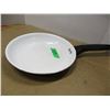 Image 1 : ESTATE:  10" FRYING PAN