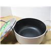 Image 3 : ESTATE:  8" POT C/W LID