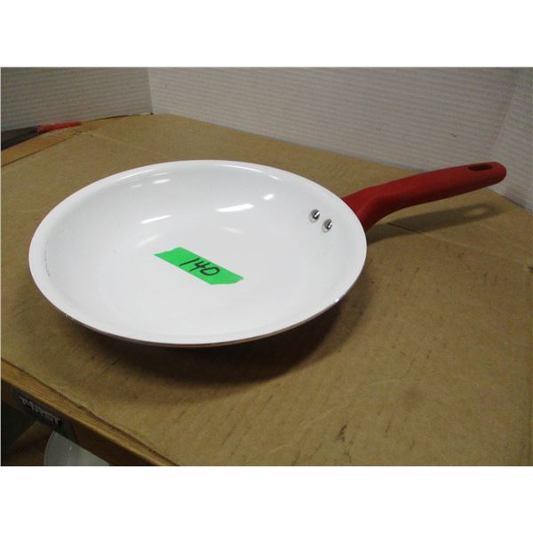 ESTATE:  10" FRYING PAN (NO LID)