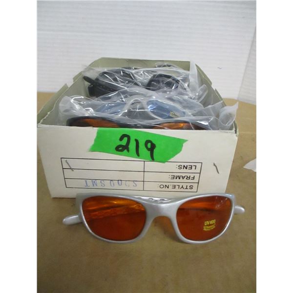 STORE CLOSE-OUT/NEW:  BOX C/W APPROX. 12 PAIR OF SUNGLASSES