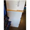 Image 5 : ESTATE:  WHITE CUPBOARD/CHINA CABINET