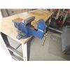 Image 2 : Work Bench w/ 5" Bench Vise