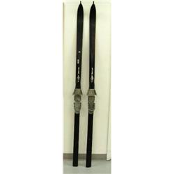 Pair of old wood skis (74)