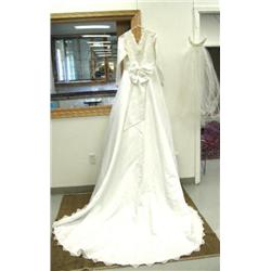 Beautiful beaded wedding dress size 12-14 (246)