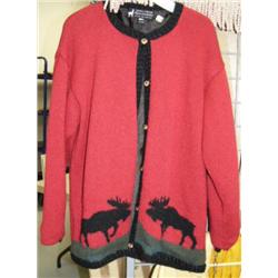 Beautiful wool sweater size XL alpaca with moose design (246)