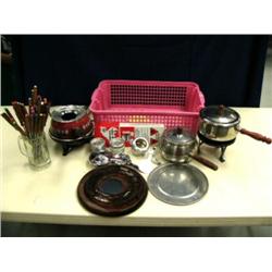 Fondue pots with pieces (246)