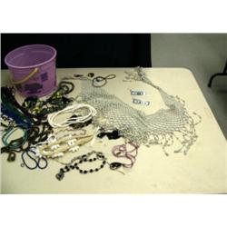 Box of scissors (246)