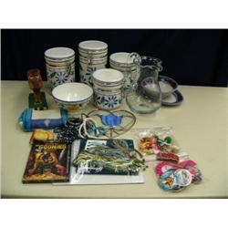 Lot of canisters and bowls (246)