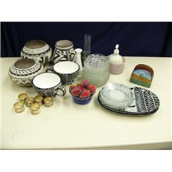 Lot of Navajo pottery bowl, etc. (246)