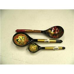 Lot of 3 Russian lacquer spoons (2)