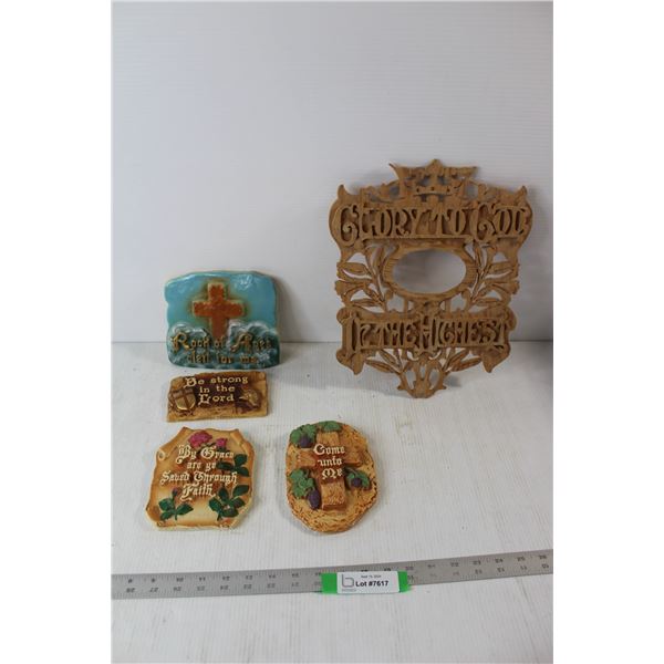 (4) Christian Ceramic Art Messages, Wooden Glory To God Sign
