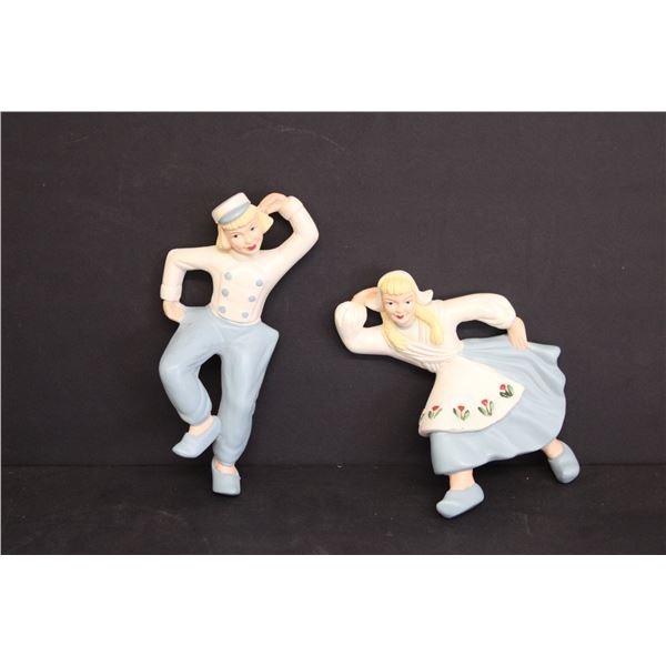 Pair of Devonware Dutch Wall Hangers, Plastic tub