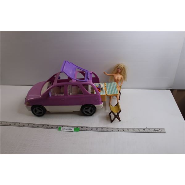 Barbie Picnic SUV w/Doll & Folding Chairs