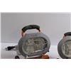 Image 2 : (2) HDX Halogen Work Lights (One Needs Bulb)