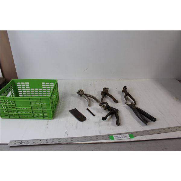 (5) Cross Cut Saw Sets, Green Plastic Crate