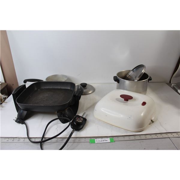 Electric Frying Pan - Tested Powers On, (2) Pots, Betty Crocker Lid