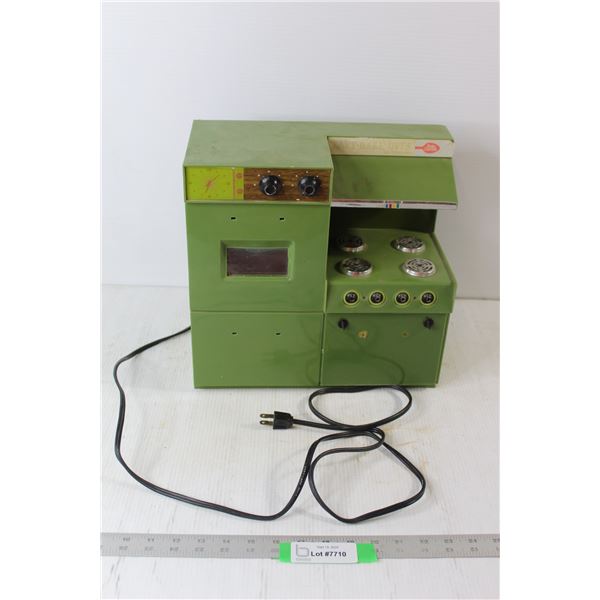 Betty Crocker Small Easy Bake Oven - Tested Powers On