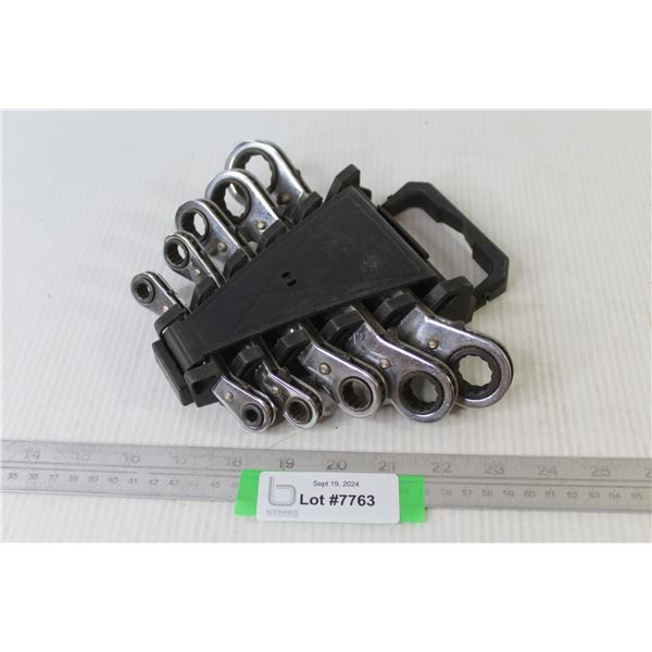 (5) Standard Rachet Wrenches in Holder