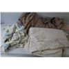 Image 6 : Blankets & Sheets (for fabric)