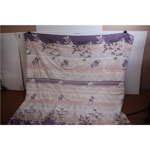 Queen Duvet (has a hole)