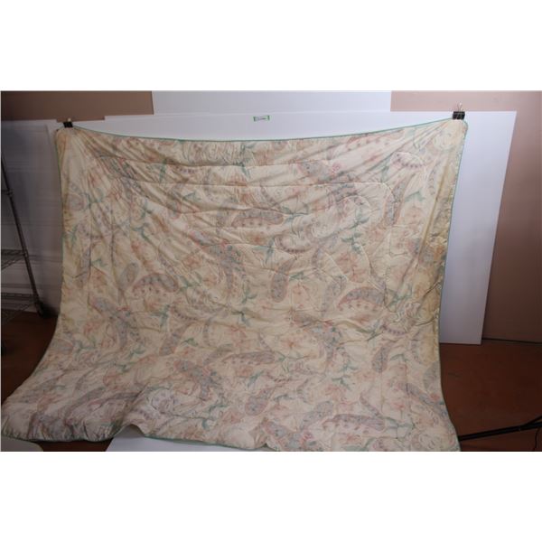 Queen Duvet (yellowed)