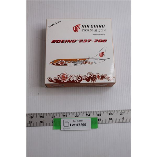 Boeing 737-700 Air China Diecast Airplane Model - 1:400 scale