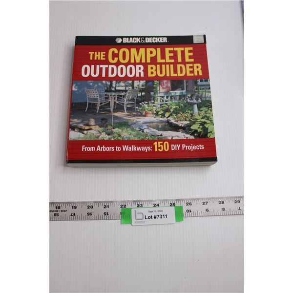 Black & Decker "The Complete Outdoor Builder" - Book
