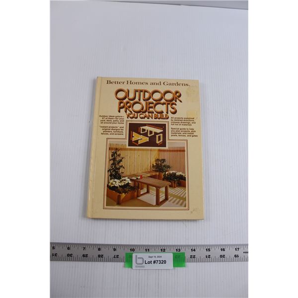 Better Homes & Gardens "Outdoor Projects You Can Build" - Book