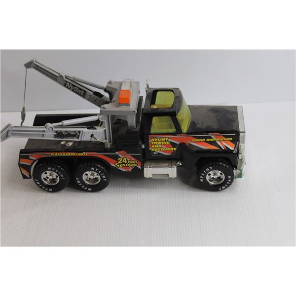 Nylint Tin Toy Tow Truck - Windows Weathered, Sun Faded & Missing Beacon Light on LH Side