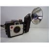 Image 2 : (2) Vintage Cameras-Kodak and Polaroid